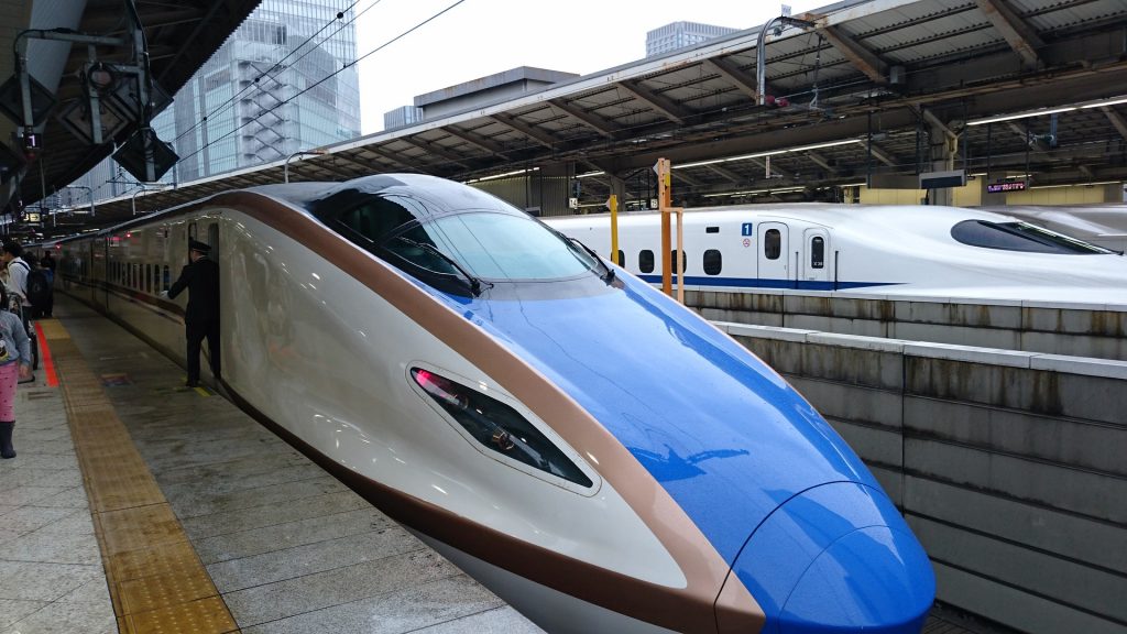 10 cose imperdibili da fare in Giappone: i treni veloci
